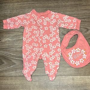 3 month sleeper with matching bib